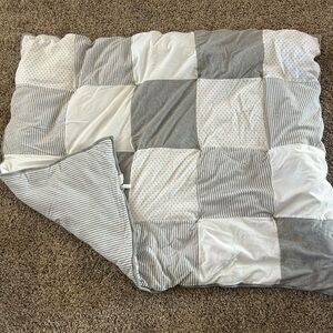 Burt's Bees Baby Gray and White Quilted Bedding